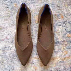 Rothy’s point in Driftwood, women’s size 9